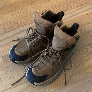 Hoka one one anacapa hiking boots womens size 7.5